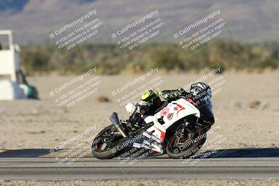 media/Dec-07-2025-CVMA (Sun) [[3e7d2de5dc]]/Race 18-Formula Twins-Formula 40 UL/